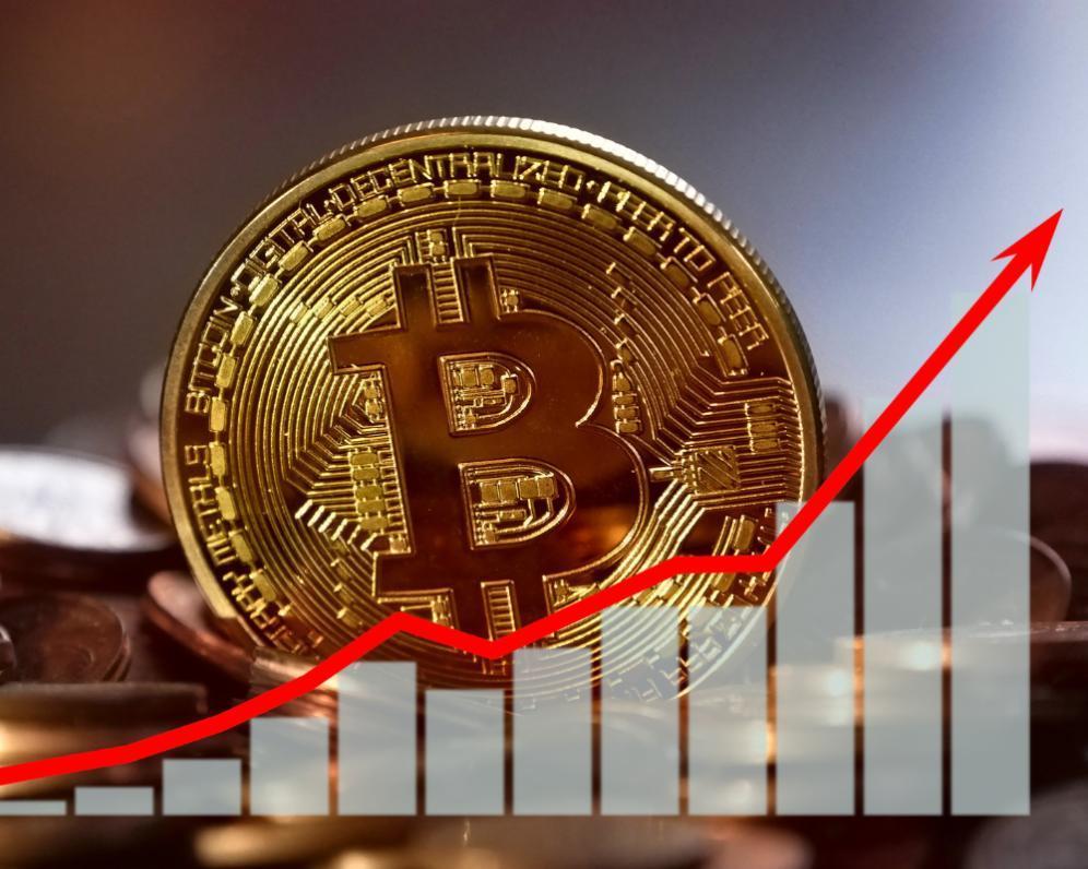 
Bitcoin: Jak funguje a kdy do něj investovat